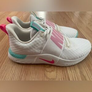 NIKE Women’s 7.5 hot pink/teal 🔥